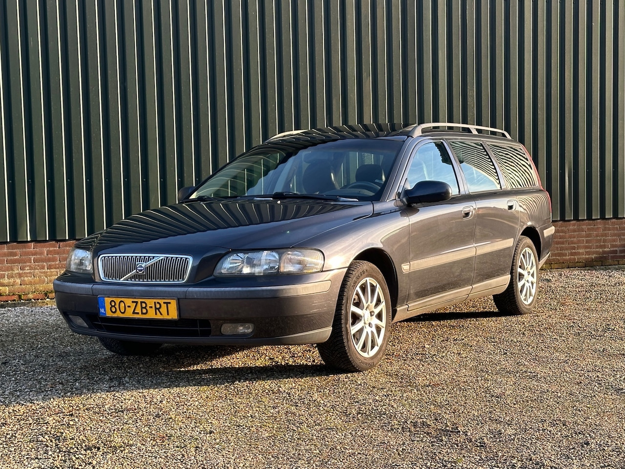 Volvo V70 - 2.4 140pk/Nieuwe APK/perfect onderhouden - AutoWereld.nl