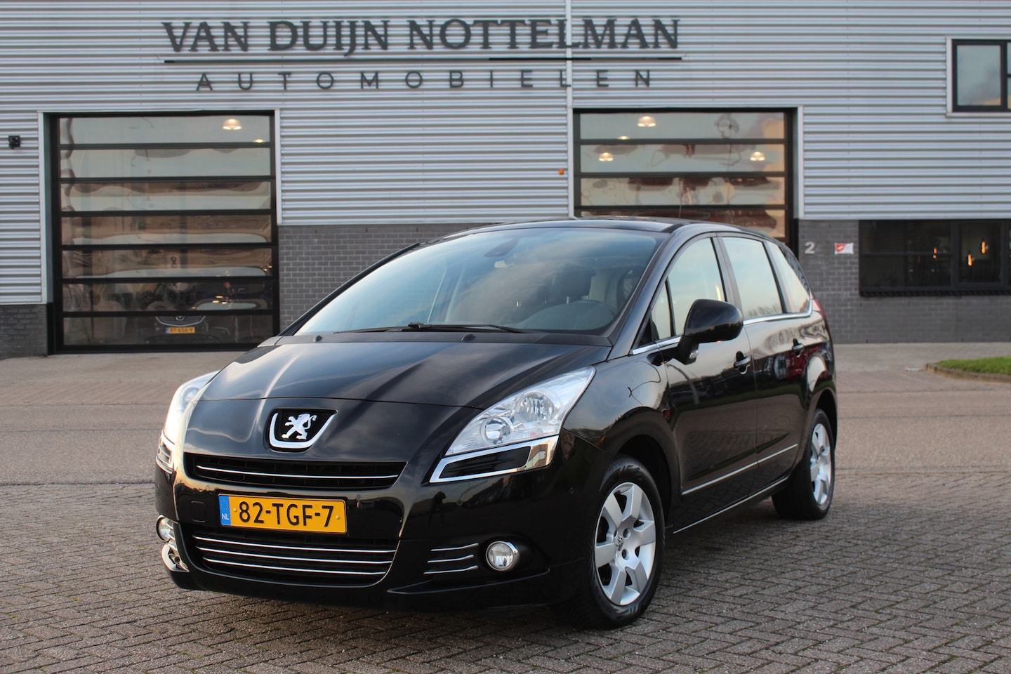 Peugeot 5008 - 1.6 VTi Active 5p. / Navigatie / Panoramadak / N.A.P. - AutoWereld.nl