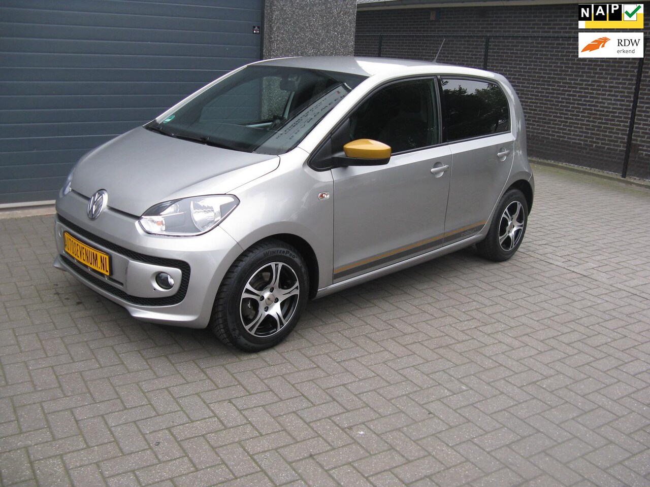 Volkswagen Up! - 1.0 move up! collor - AutoWereld.nl