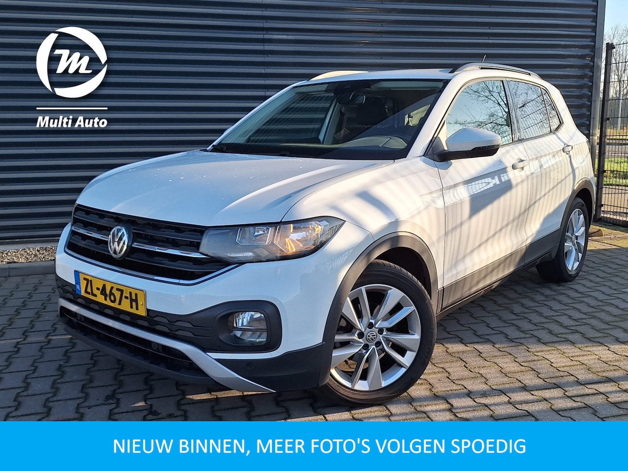 Volkswagen T-Cross - 1.0 TSI Life | Trekhaak | Navi | Carplay | Adaptive Cruise | Digitaal Dashboard | Parkeers - AutoWereld.nl