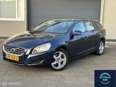 Volvo V60 - 1.6 T3/Navi/ parkeersensoren