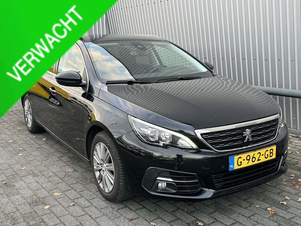 Peugeot 308 SW - 1.2 PureTech Premium*PANO*CRUISE*ECC*NAVI* - AutoWereld.nl