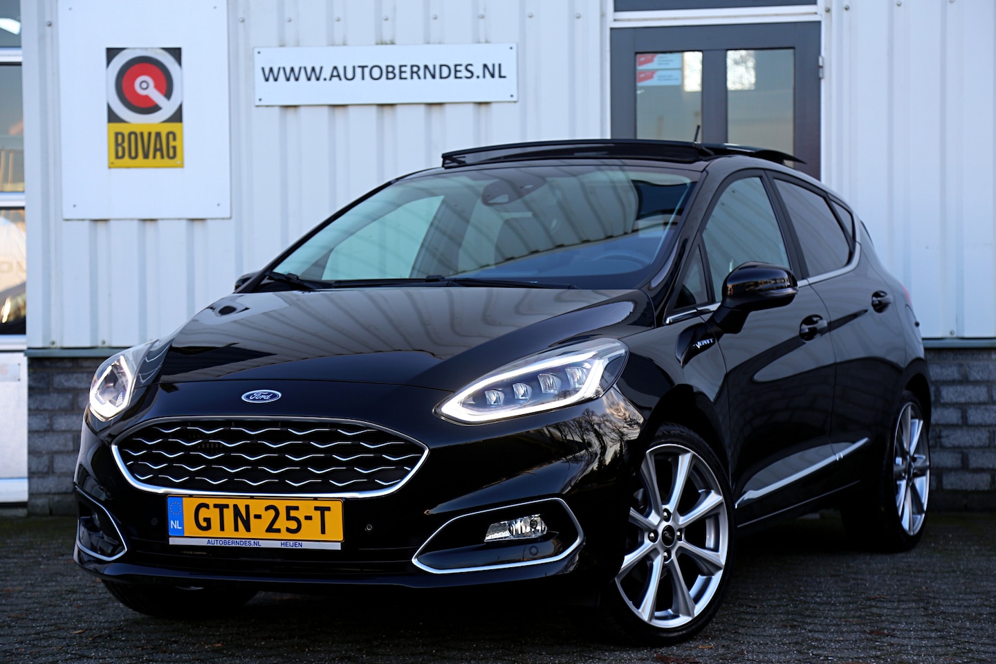 Ford Fiesta - 1.0 EcoBoost 125PK Vignale Aut.*Perfect Ford Onderh.*1ste Eig*BTW*Pano/ACC/Leder/B&O/Stoel - AutoWereld.nl