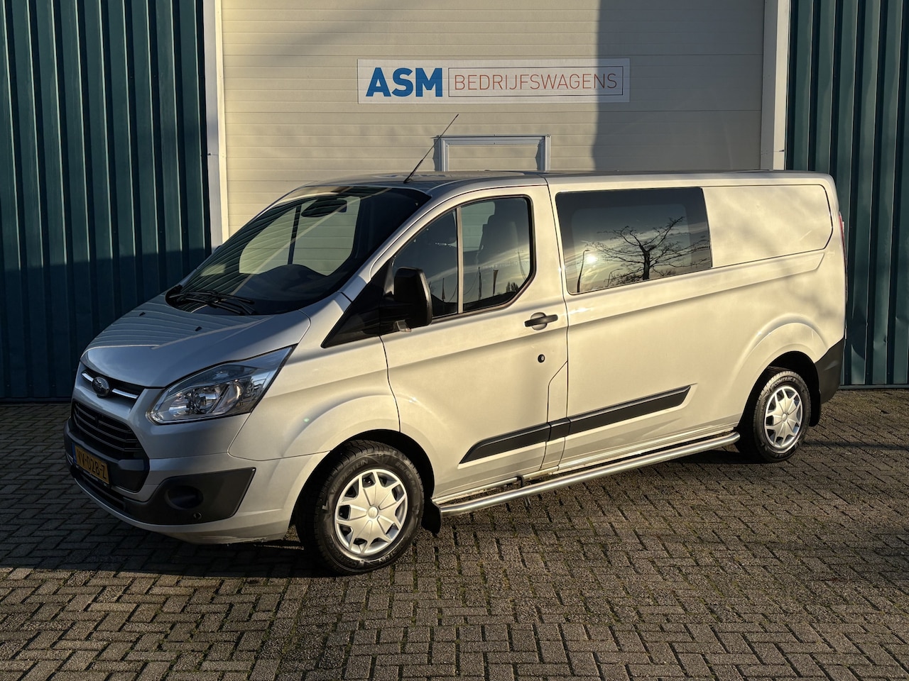 Ford Transit Custom - 290 2.2 101Pk TDCI L2H1 Trend DC / Cruise / Airco / Trekhaak / Apk t/m 29-05-2025 - AutoWereld.nl