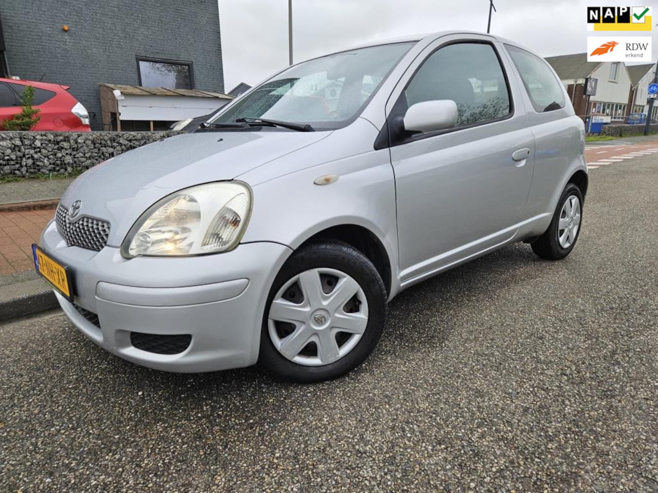 Toyota Yaris - 1.3 VVT-i Sol AIRCO AUTOMAAT - AutoWereld.nl