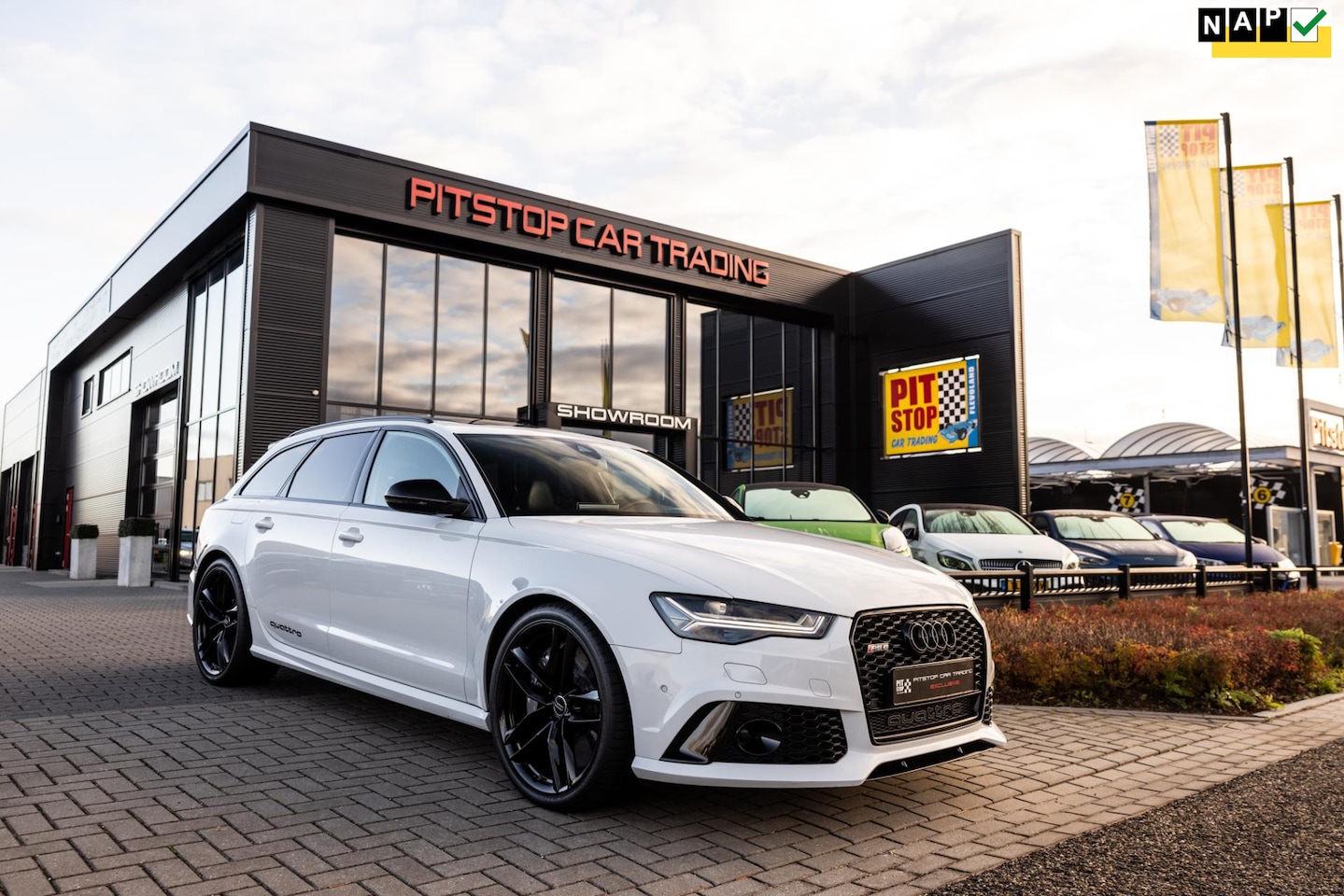 Audi A6 Avant - 4.0 TFSI RS6 quattro 4.0 TFSI RS 6 quattro, Keramisch, RS-stoel, Pano, Carbon, Full! - AutoWereld.nl