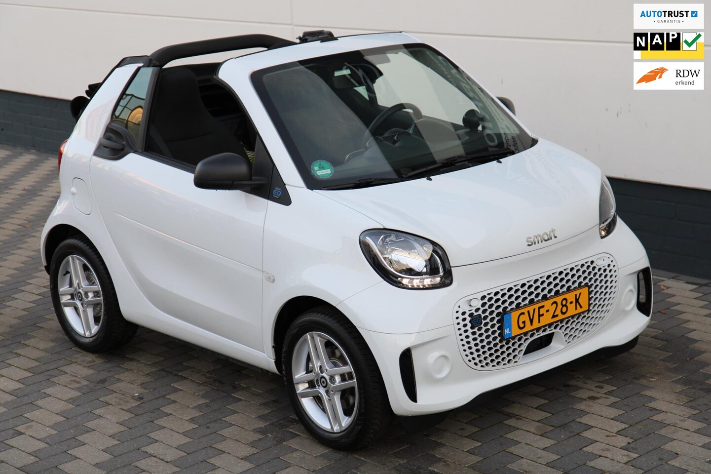 Smart Fortwo cabrio - EQ Carplay Cruise BTW €2000,- Subsidie !! - AutoWereld.nl