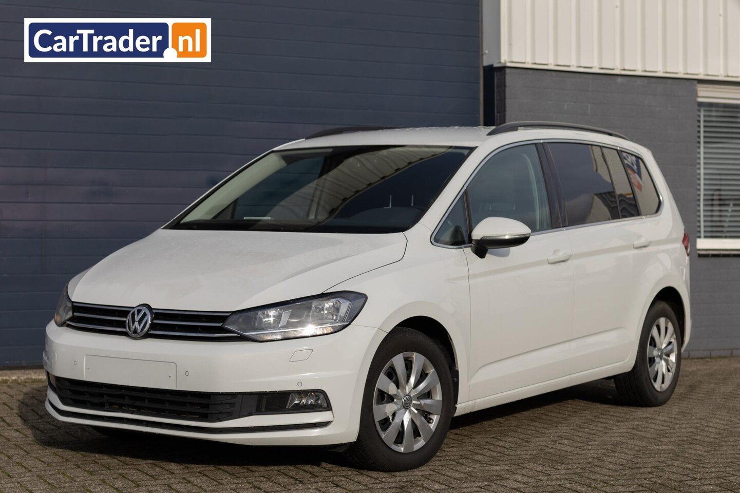 Volkswagen Touran - 1.6 TDI Highline DSG Automaat Grijs keneken! - AutoWereld.nl