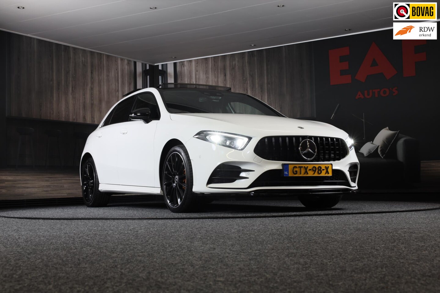 Mercedes-Benz A-klasse - 250 e AMG Line / ACC / Lane Assist / Camera / Sfeerverlichting / Dode Hoek / Open Pano / 1 - AutoWereld.nl