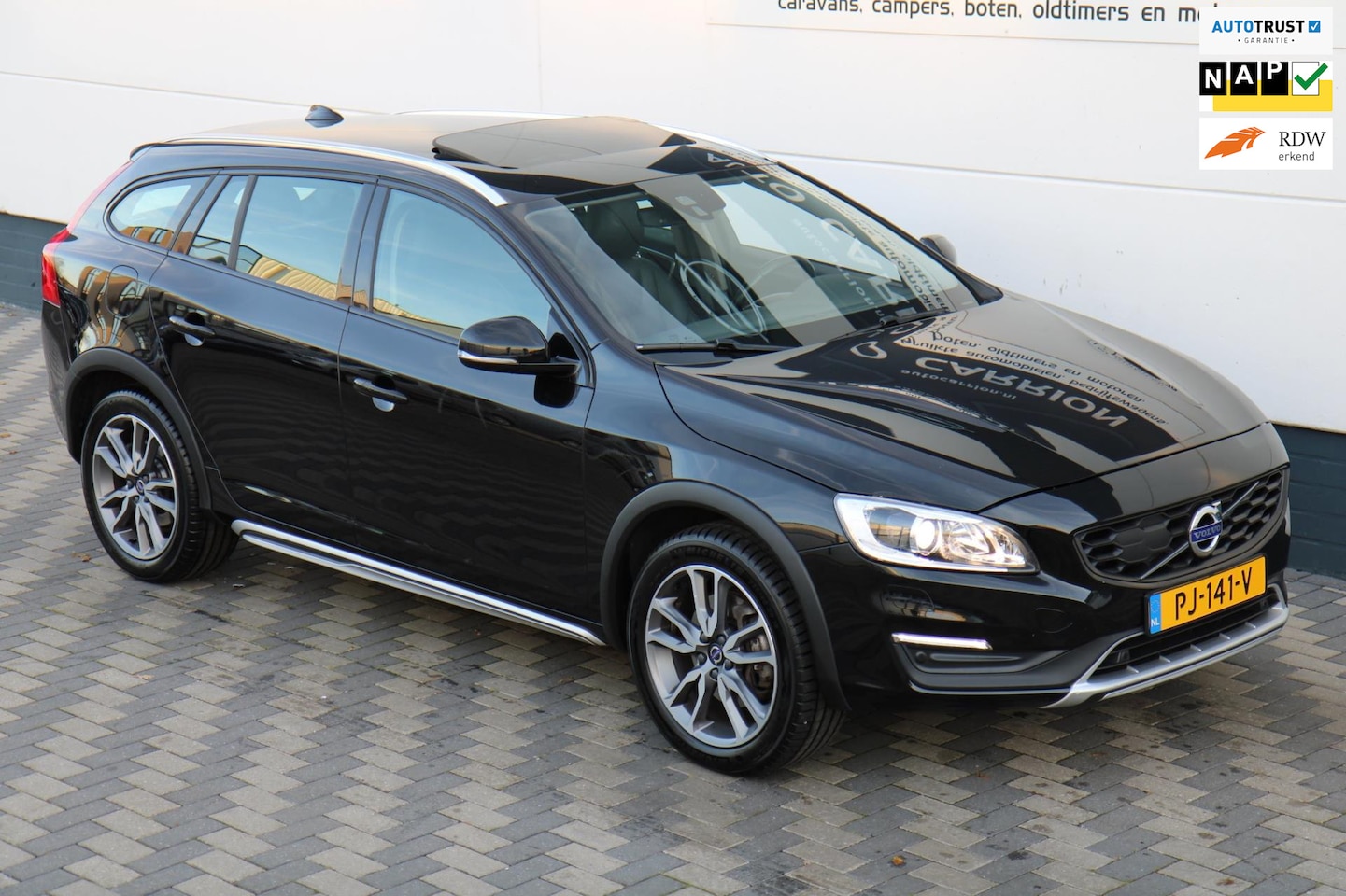 Volvo V60 Cross Country - 2.0 T5 Polar+ Schuifdak Leder Navi !! - AutoWereld.nl