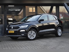 Volkswagen T-Roc - 1.5 TSI Style | ADAPTIEVE CRUISE CONTROLE | LANE ASSIST | PARKEERSENSOREN VOOR EN ACHTER |