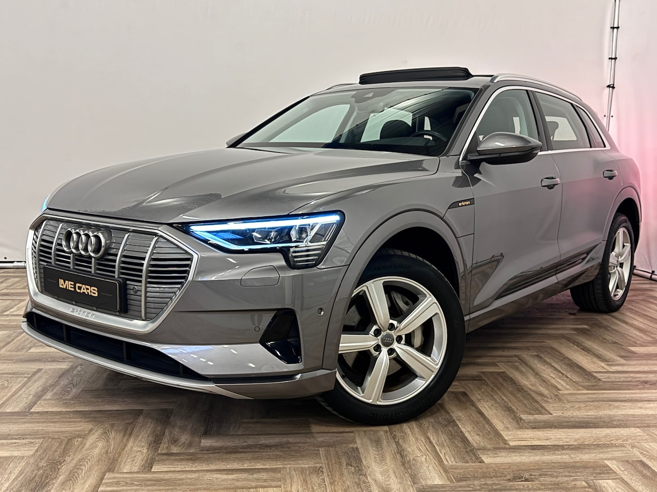 Audi e-tron - PANO, MEMORY STOELEN, INRUIL MOGELIJK! E-tron 50 quattro Launch edition plus 71 kWh - AutoWereld.nl