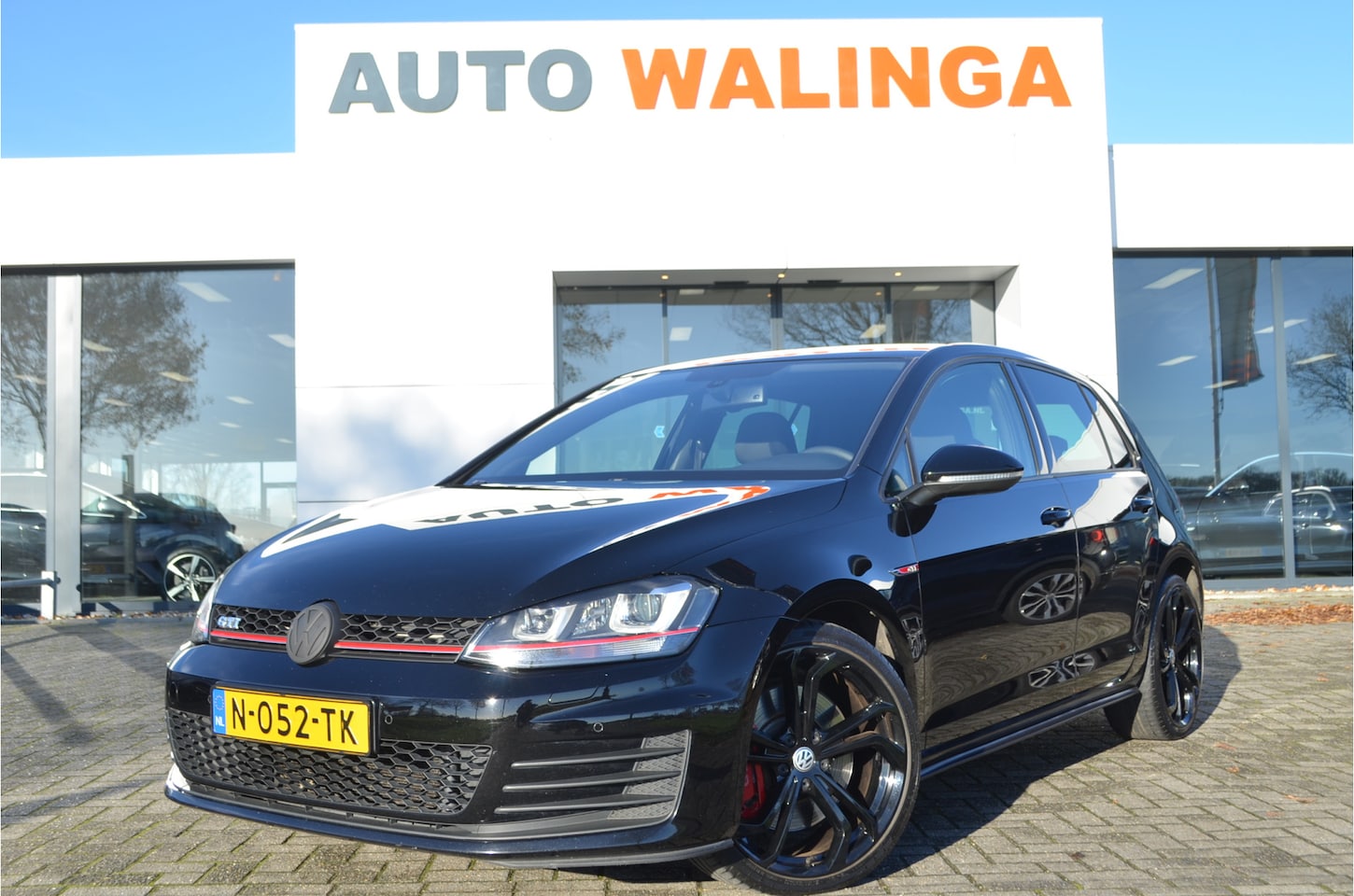 Volkswagen Golf - 2.0 TSI GTI Performance Stoelverwarming | Navi | Xenon | 19'' TCR LMV | DCC | PDC | Blueto - AutoWereld.nl