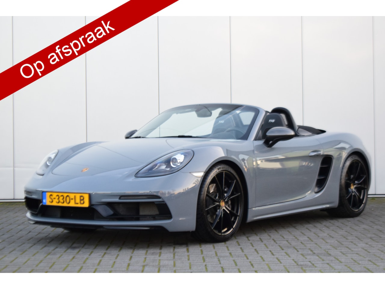 Porsche 718 Boxster - 2.0 T Sport Chrono Plus Design/pakket Bose 5000km! Arctic Grey - AutoWereld.nl