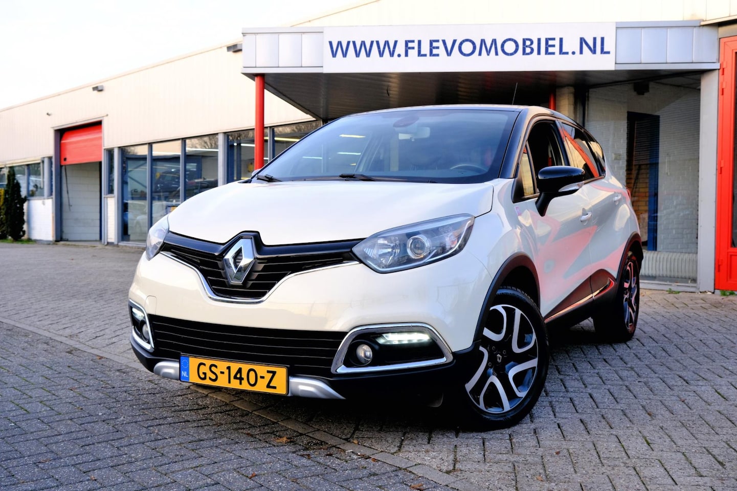 Renault Captur - 0.9 TCe Helly Hansen Navi|Clima|Half Leder|LMV - AutoWereld.nl