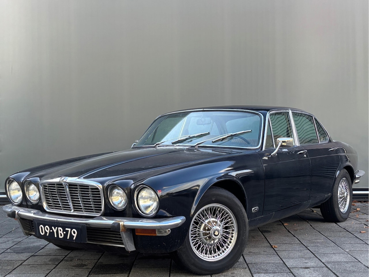 Jaguar XJ - BWJ 1974 | 4.2 206PK Short Wheel Base automaat | SPAAKWIELEN | OPKNAPPER | GOED LOPEND | - AutoWereld.nl