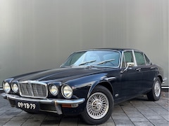 Jaguar XJ - BWJ 1974 | 4.2 206PK Short Wheel Base automaat | SPAAKWIELEN | OPKNAPPER | GOED LOPEND |