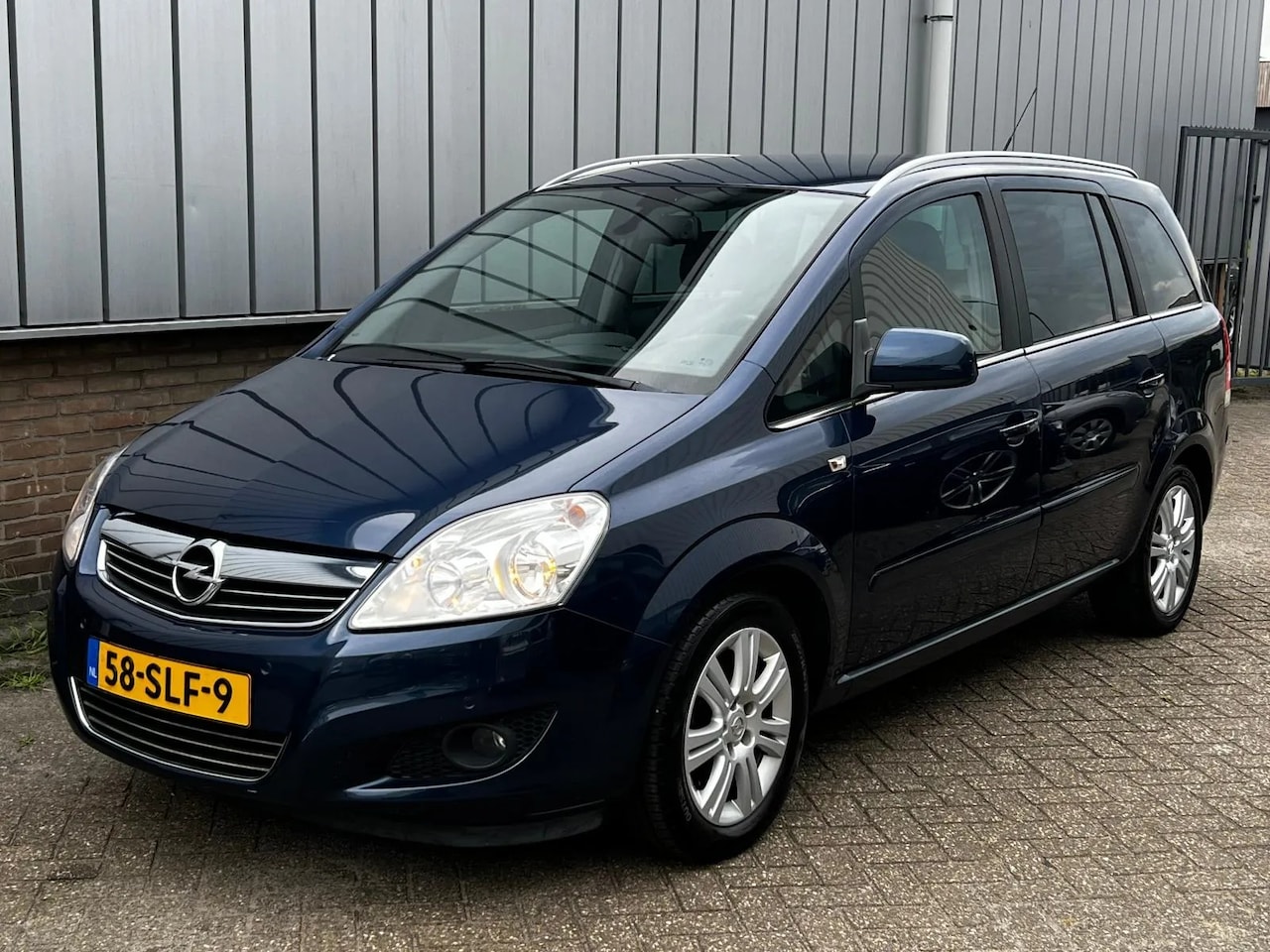 Opel Zafira - 1.8 Cosmo 7p • Navi • LEES BESCHRIJVING • - AutoWereld.nl