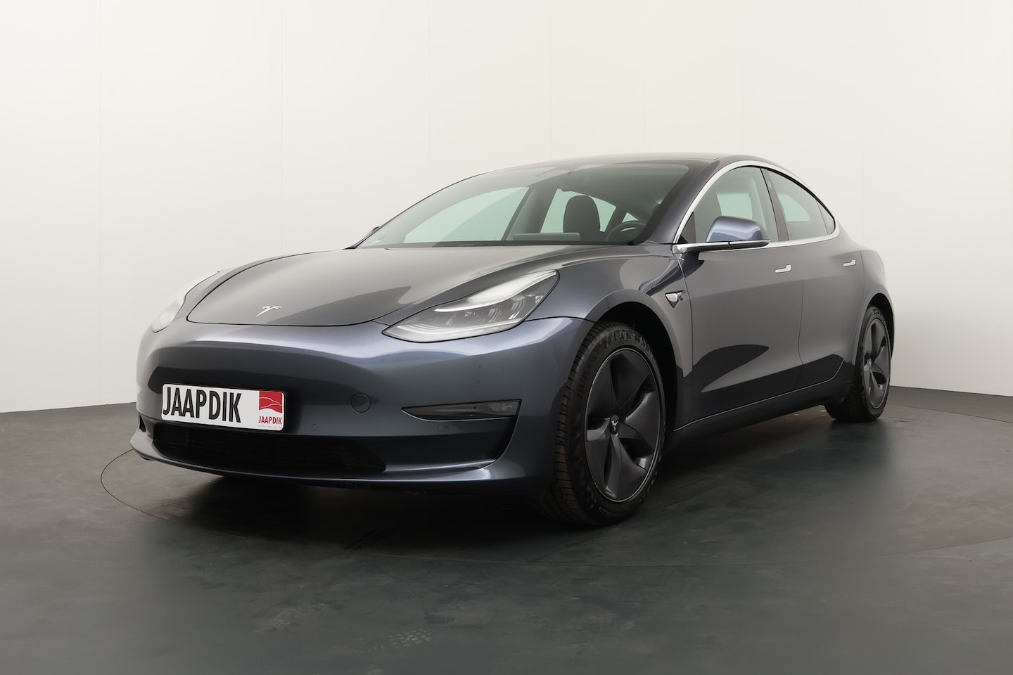 Tesla Model 3 - BWJ 2020 351PK Long Range 75 kWh | AWD | LEER | CLIMA | CAMERA A | CARPLAY | NAVI | CRUISE - AutoWereld.nl