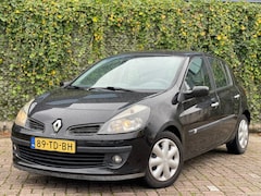 Renault Clio - 1.4-16V Dynamique Luxe