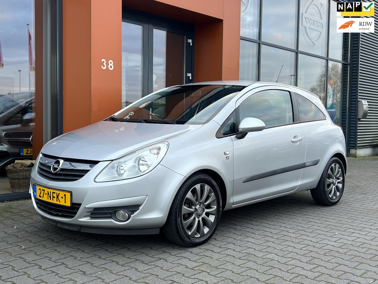 Opel Corsa - 1.2-16V '111' Edition|Airco|Cruise|AUX|Isofix - AutoWereld.nl