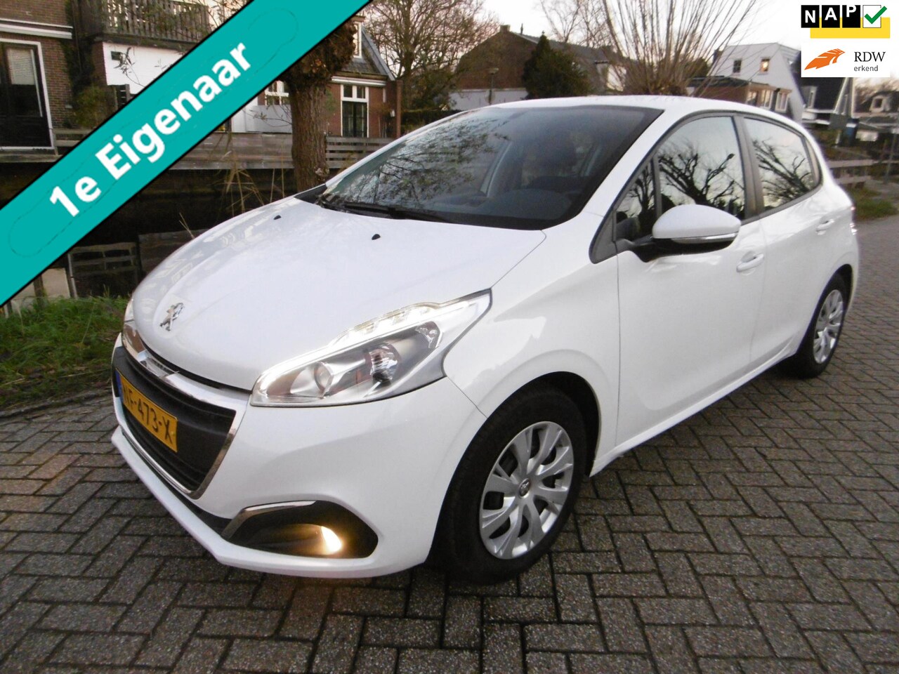 Peugeot 208 - 1.2 PureTech 1e eig. Airco Cruise Navi Carplay Trekhaak 144.000km NAP - AutoWereld.nl