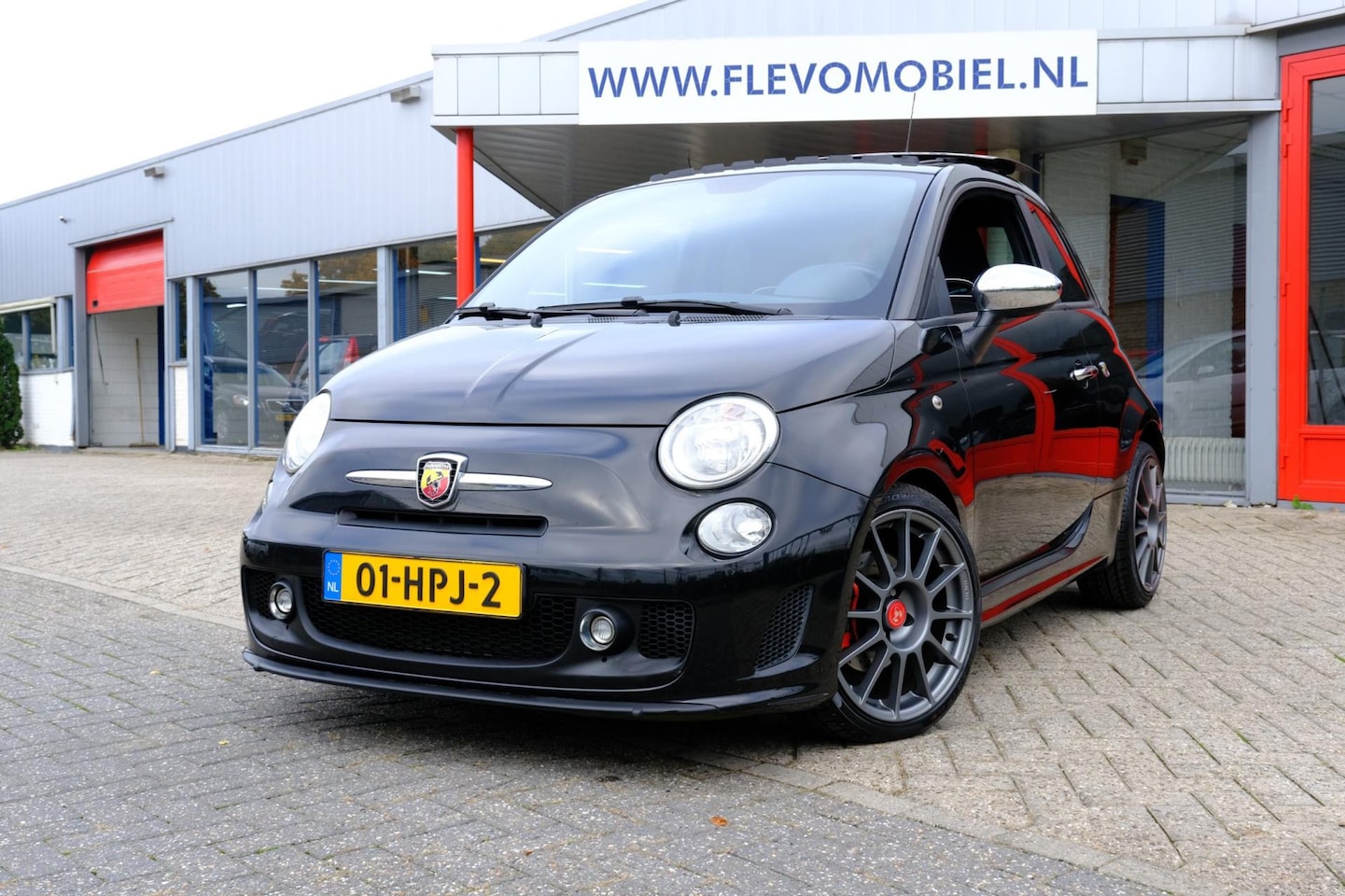 Abarth 500 - 1.4-16V Turbo 135PK Orig.NL!|Pano|Airco|Monza Uitlaat|LMV - AutoWereld.nl