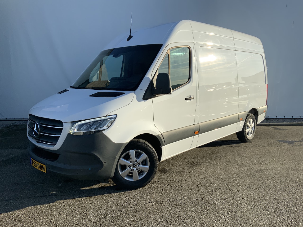 Mercedes-Benz Sprinter - 319 3.0 CDI L2H2 Automaat 3 Zits Leer Airco Cruise Camera Trekhaak 2000kg M BUX Opstap Eur - AutoWereld.nl