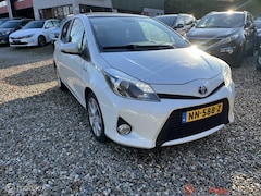 Toyota Yaris - 1.5 Full Hybrid Dynamic, Pano, cruise