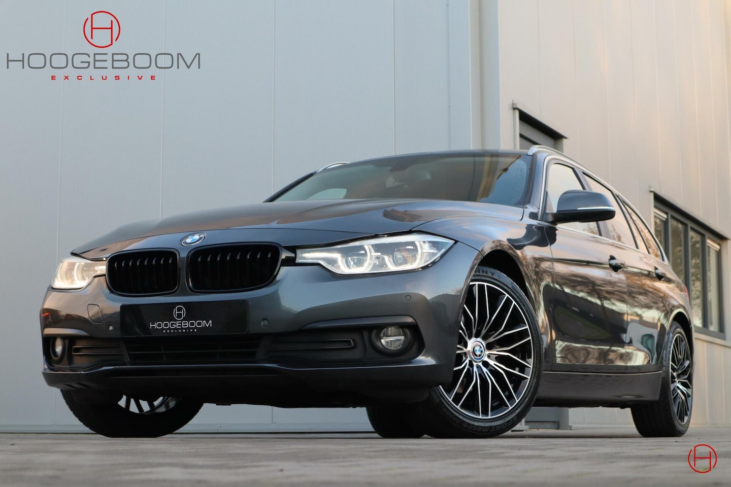 BMW 3-serie Touring - High Executive LCI / 18 inch / Sportstoelen / Leder / 1e eigenaar - AutoWereld.nl