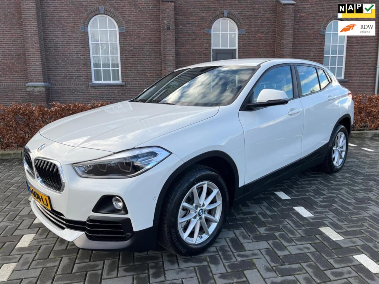 BMW X2 - SDrive20i Executive Edition Automaat 2019 Unieke KM - AutoWereld.nl