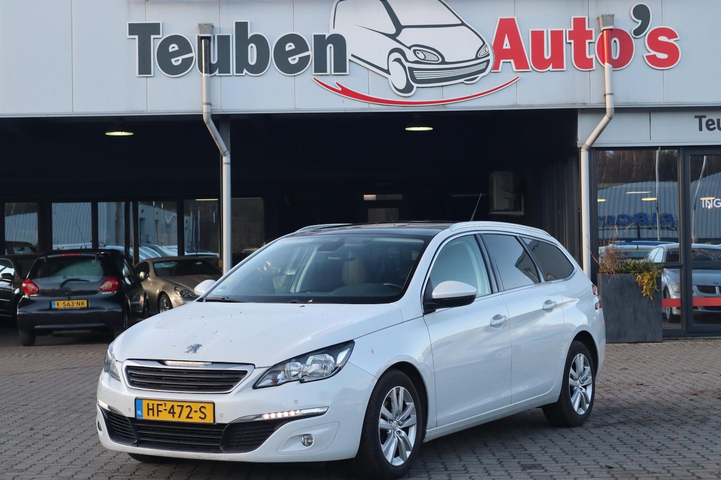 Peugeot 308 SW - 1.6 BlueHDI Blue Lease Executive Pack Panoramadak, Cruise control, Camera, Navigatie, Trek - AutoWereld.nl