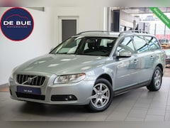 Volvo V70 - 2.0 Kinetic Youngtimer Navi Clima Trekhaak Dealer Onderhouden