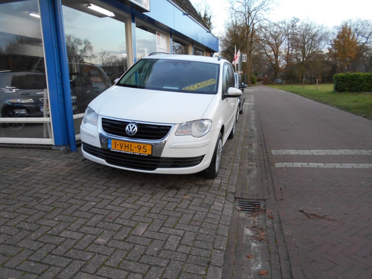 Volkswagen Touran - 2.0TDi 140PK  Bedrijfswagen Motor loopt goed, schakelt goed !!! - AutoWereld.nl