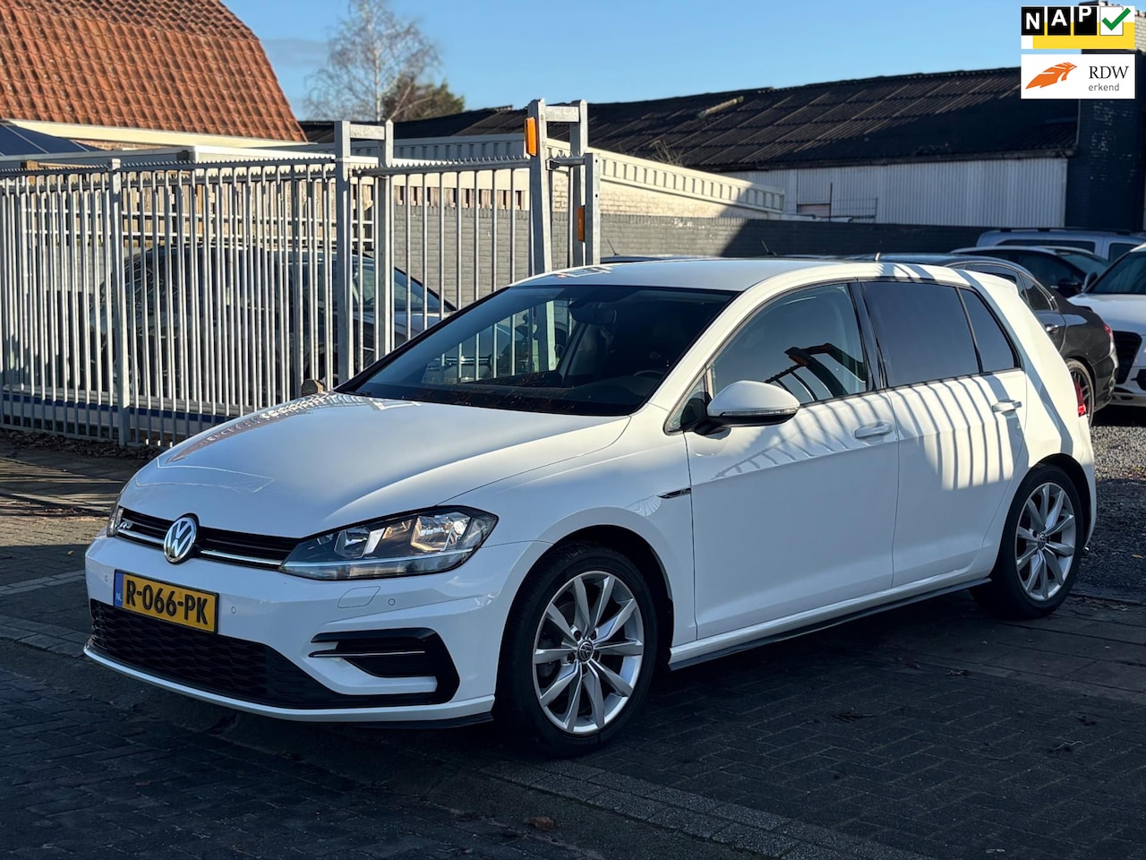 Volkswagen Golf - 1.0 TSI R-Line | ACC | camera | Lm velgen | - AutoWereld.nl