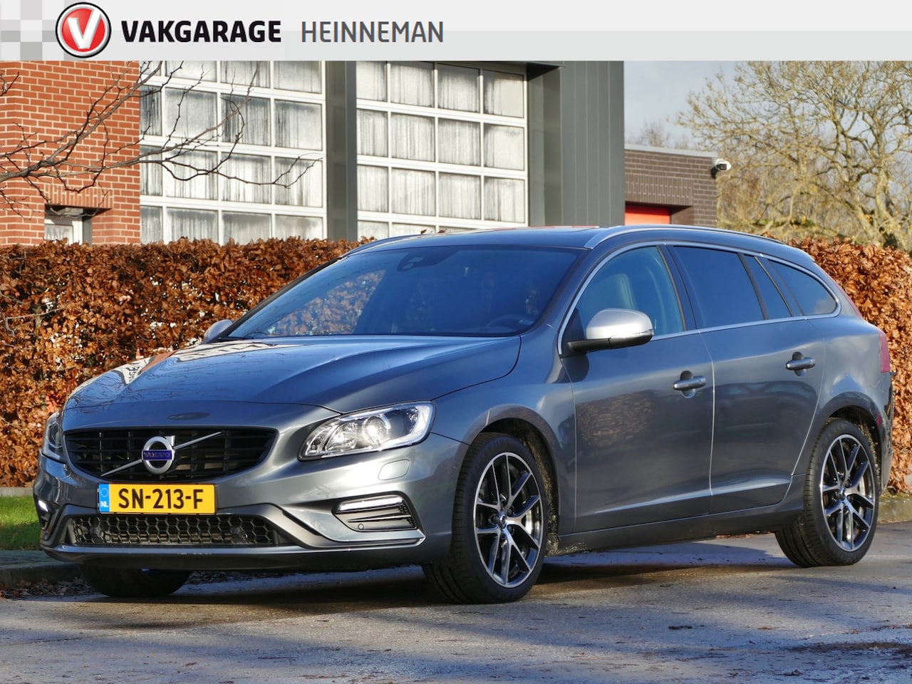 Volvo V60 - 2.0 T4 190pk AUTOMAAT | leer | stoelverwarming | achteruitrijcamera | schuifdak | Xenon | - AutoWereld.nl