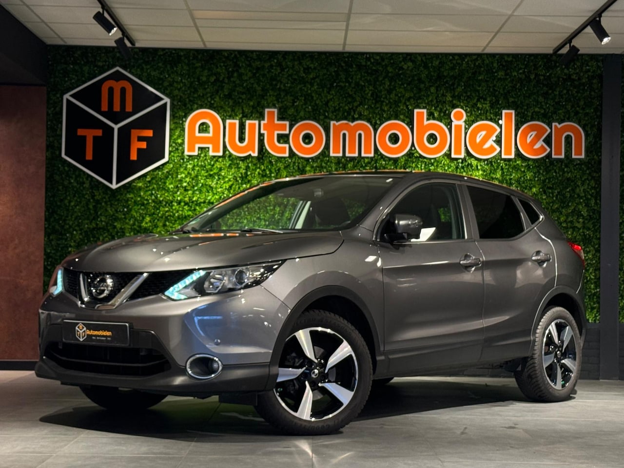 Nissan Qashqai - 1.2 DIG-T N-Connecta |360CAMERA|BOMVOL|SUPERSTAAT - AutoWereld.nl