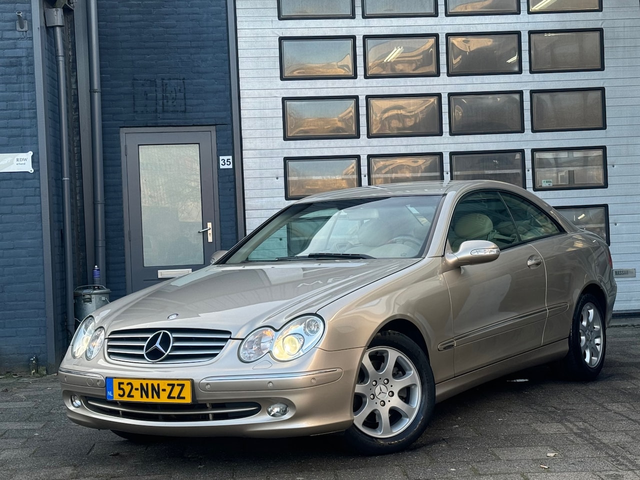 Mercedes-Benz CLK-klasse Coupé - 240 Elegance | Clima | Cruise | Leer | Automaat - AutoWereld.nl