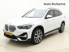 BMW X1 - sDrive20i X Line -Trekhaak -HeadUp -LED Adaptief -Parkeerassistent -Leer -Navigatie Plus