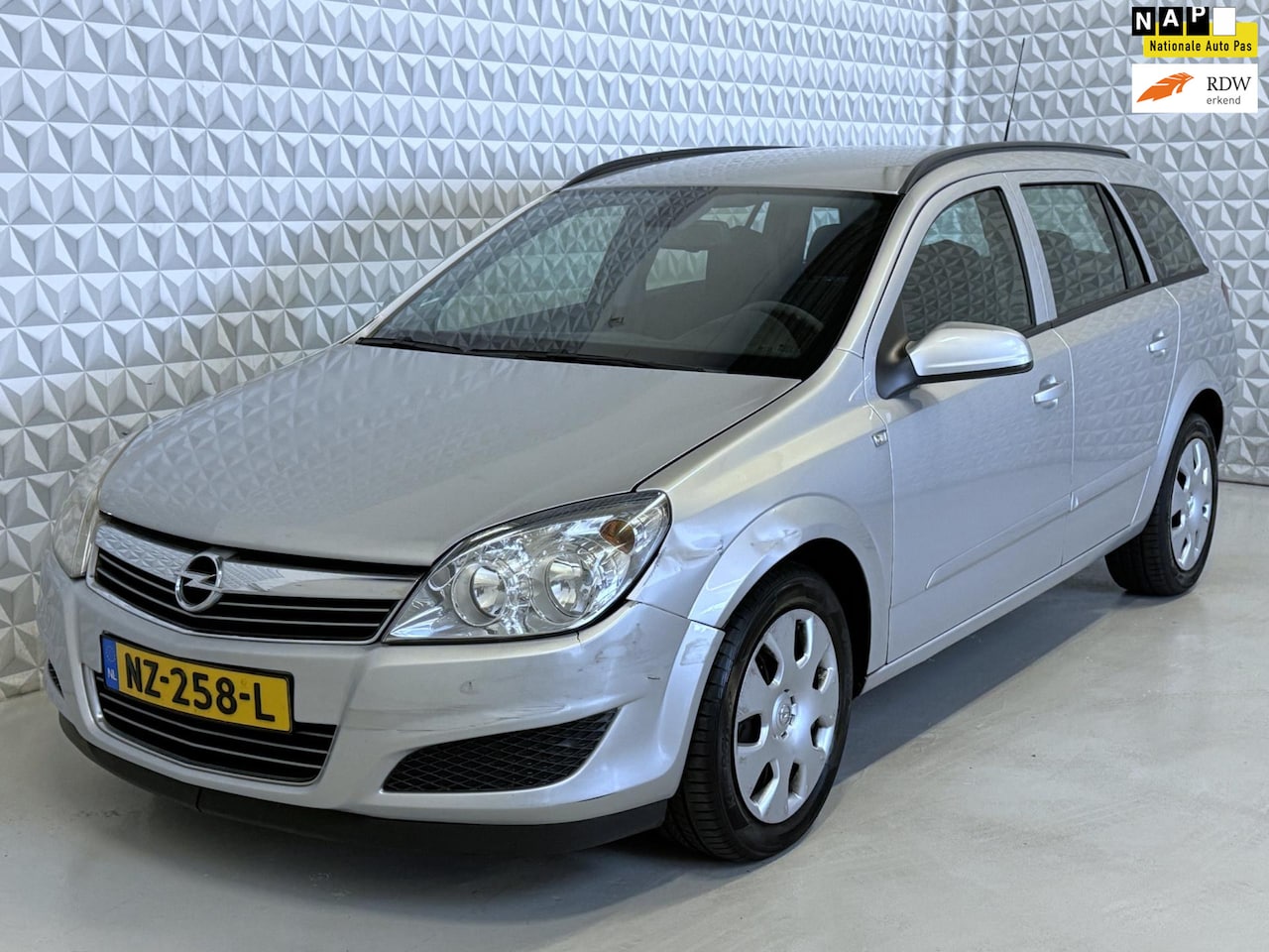 Opel Astra Wagon - 1.7 CDTi Airco Cruise / RECARO interieur! (2007) - AutoWereld.nl