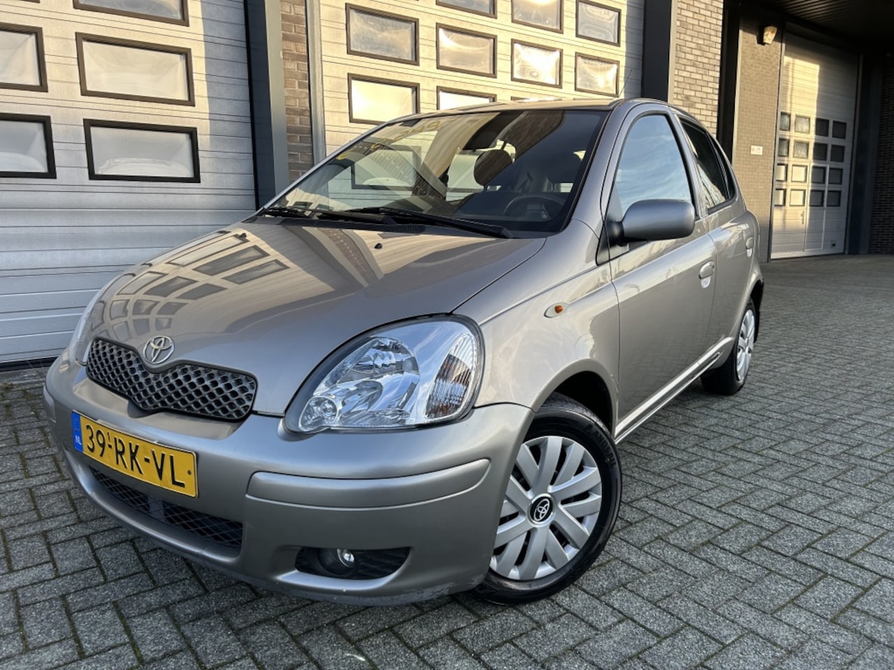 Toyota Yaris - 1.0 VVT-i S-Line 5DRS Nwe APK! ✅ - AutoWereld.nl