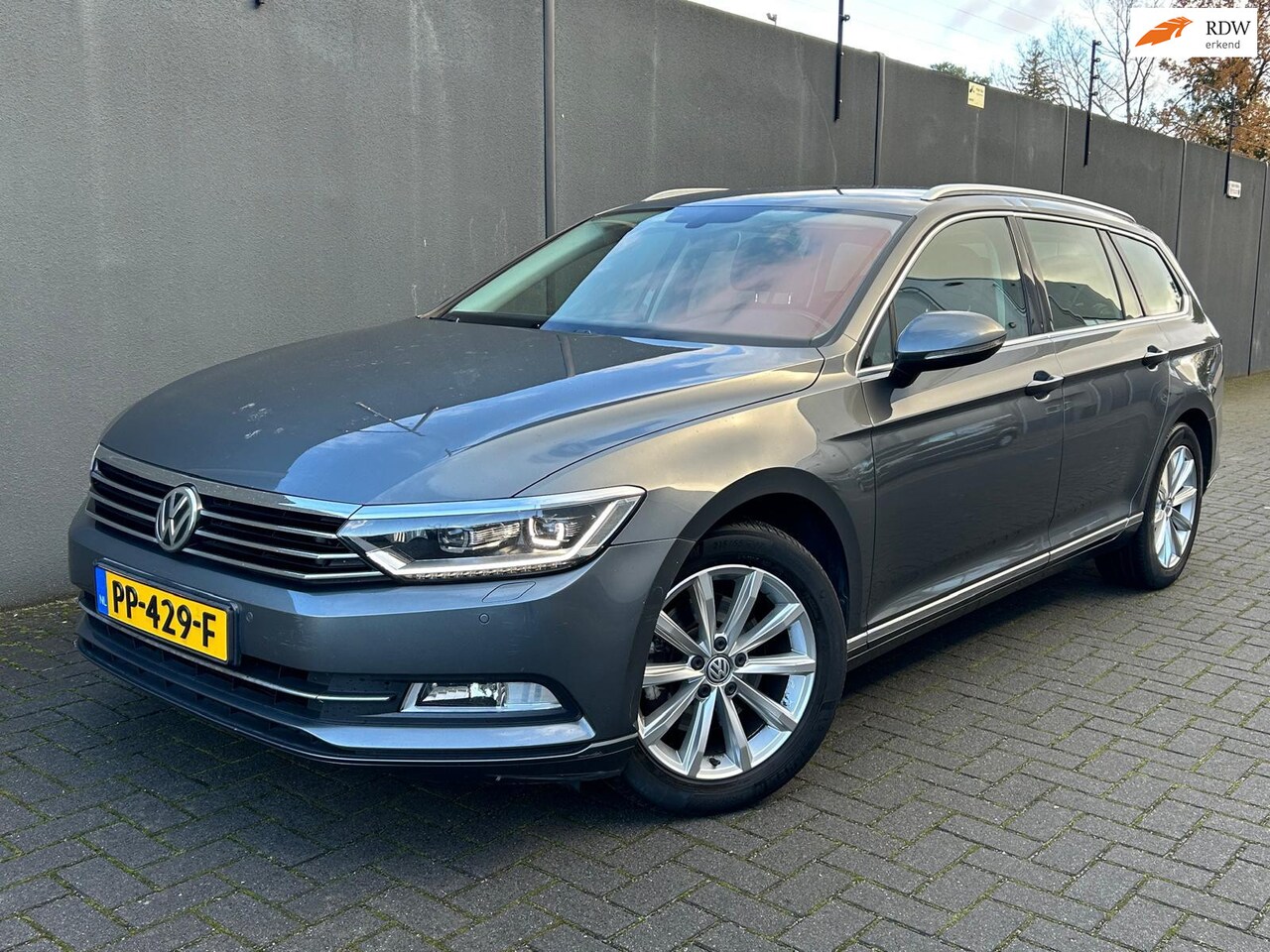 Volkswagen Passat Variant - 1.8 TSI Edition R / 2e Eigenaar / NAP / Dealer Onderh - AutoWereld.nl