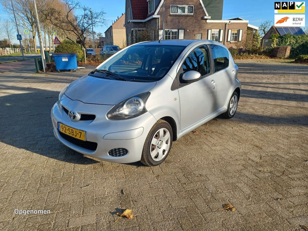 Toyota Aygo - 1.0-12V Comfort Navigator 1.0-12V Comfort Navigator - AutoWereld.nl