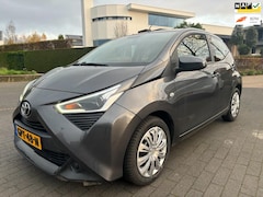 Toyota Aygo - 1.0 VVT-i x-play automaat 32500 km airco