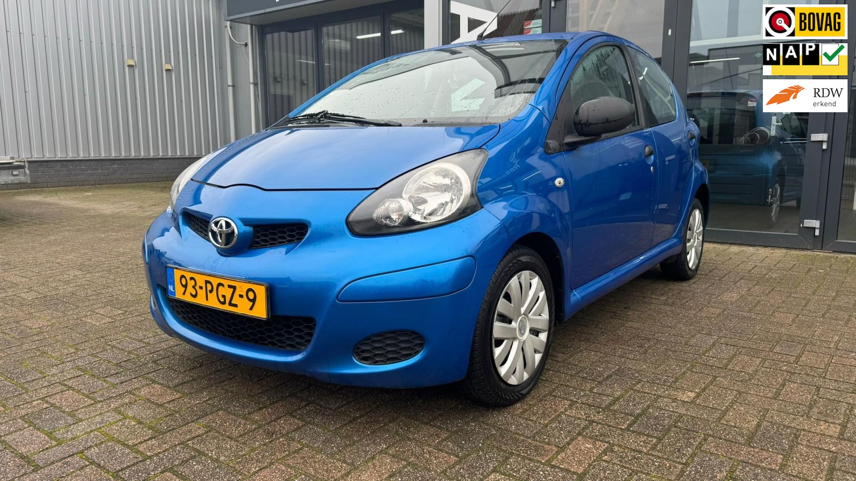 Toyota Aygo - 1.0-12V Access 5-deurs airco stuurbekrachtiging cd-speler metallic lak dealeronderhoud - AutoWereld.nl