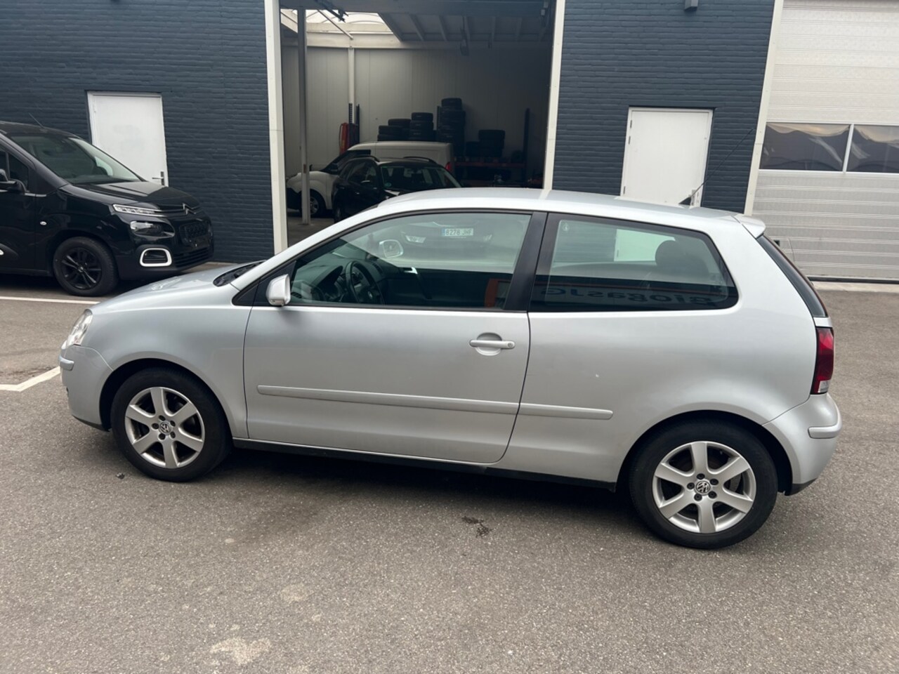 Volkswagen Polo - 1.2-12V Trendline 1.2-12V Trendline - AutoWereld.nl