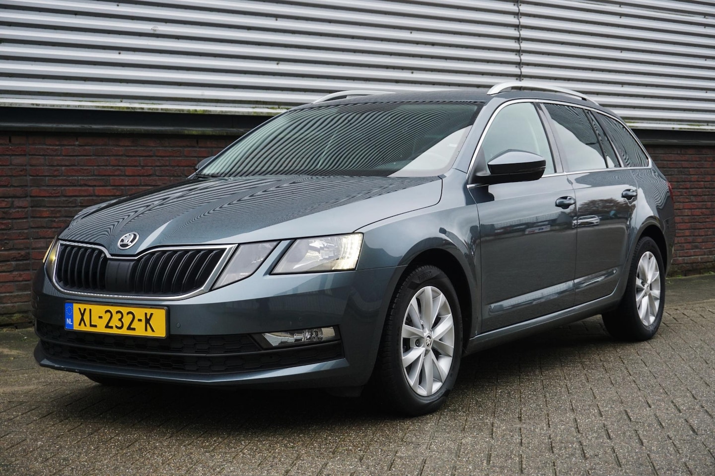 Skoda Octavia Combi - 1.0 TSI 115PK Ambition Business Carplay /Trekhaak/Chrome sierlijsten - AutoWereld.nl