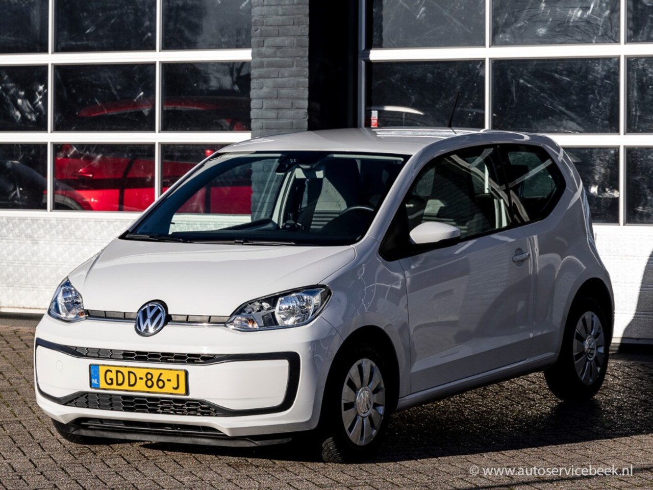 Volkswagen Up! - 1.0 Up! airco, cruise control - AutoWereld.nl