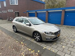 Volvo V60 - 2.4 D6 AWD Plug-In Hybrid NW APK Summum Leder Cruise