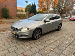 Volvo V60 - 2.4 D6 AWD Plug-In Hybrid Summum Leder Panorama